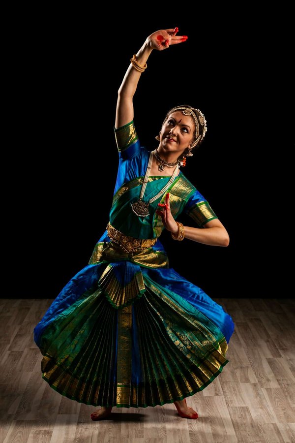 Quelle est l'histoire de la danse classique indienne Bharatanatyam et son importance culturelle ?